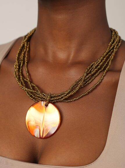 Reno Beaded Pendant Necklace: chestnut